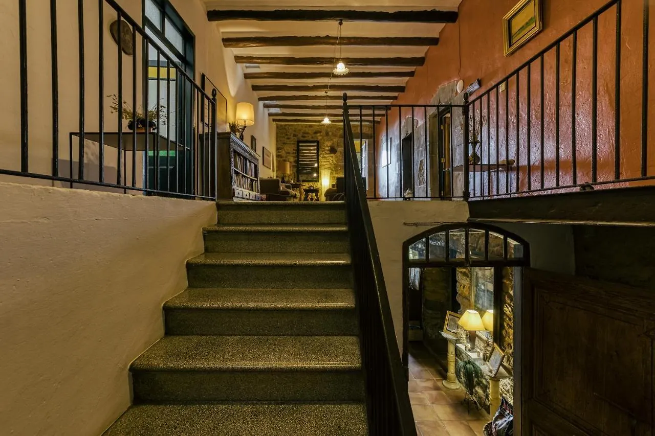 Landhaus Cal Secretari Rural De Can Gat Vell Llampaies